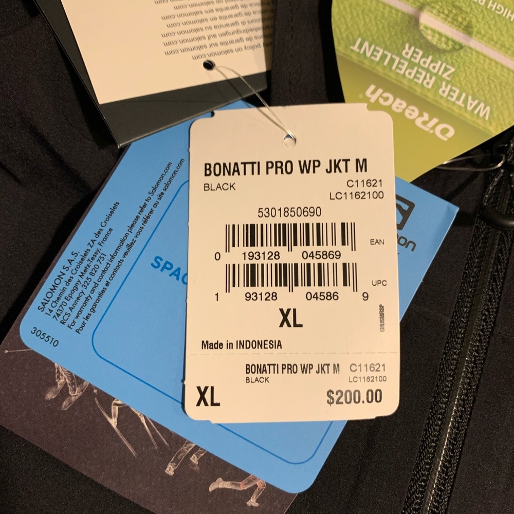 Men’s XL shell jacket. Never worn tags still on.